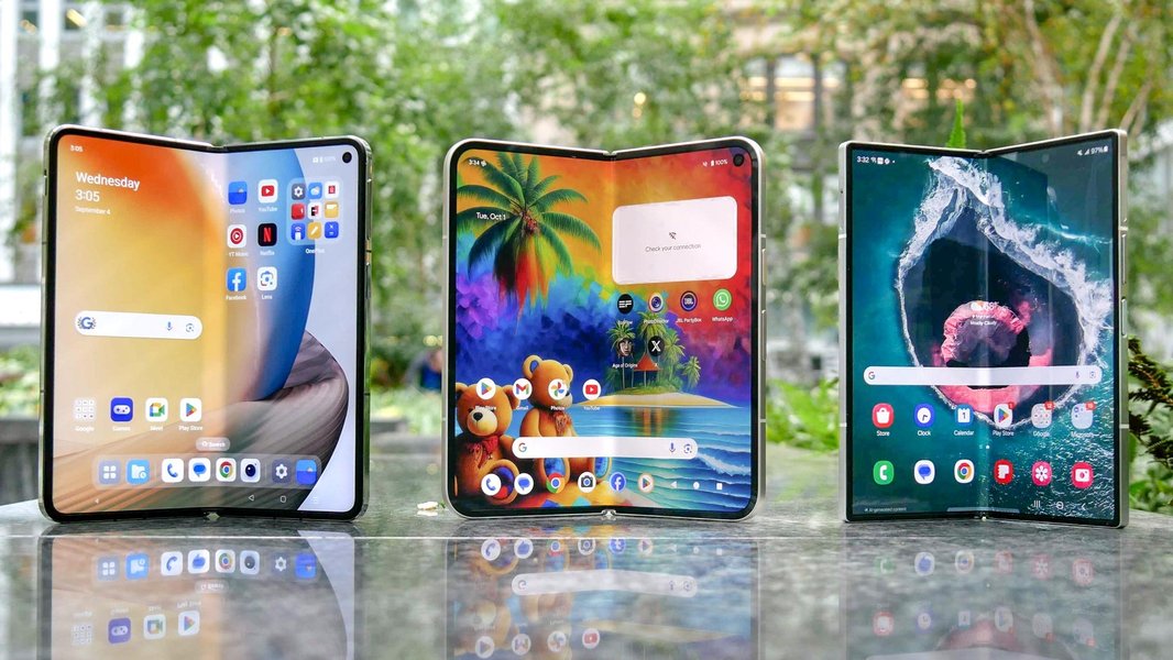 โทรศัพท์พับได้จาก Samsung